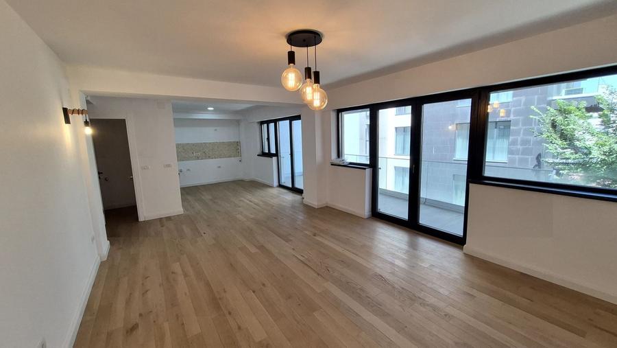 Apartament cu 3 camere decomandat în Dorobanți