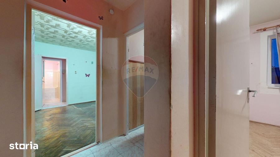 Apartament cu 3 camere semidecomandat în Electroprecizia