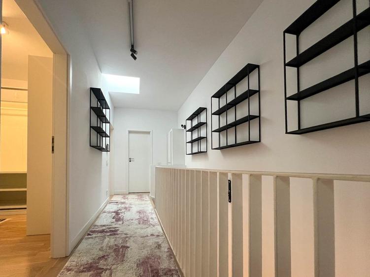 Apartament cu 4 camere semidecomandat în Nord
