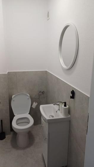 Apartament cu 3 camere, mobilat în Turnișor