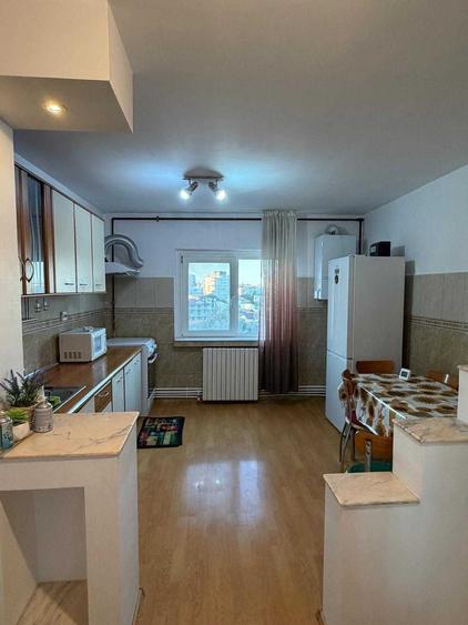 Apartament cu 3 camere decomandat în Brătianu