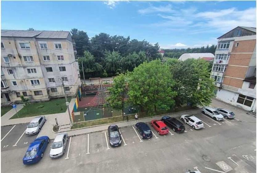 Apartament cu 3 camere decomandat în Valea Muscelului