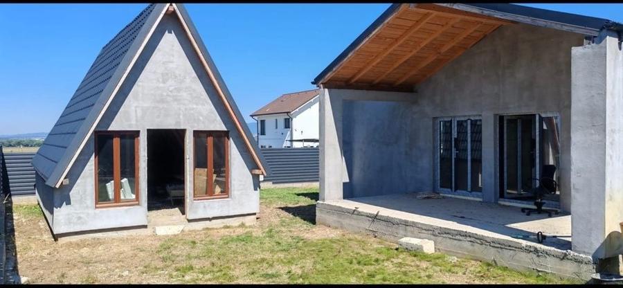 Casă cu 3 camere în Sânpetru