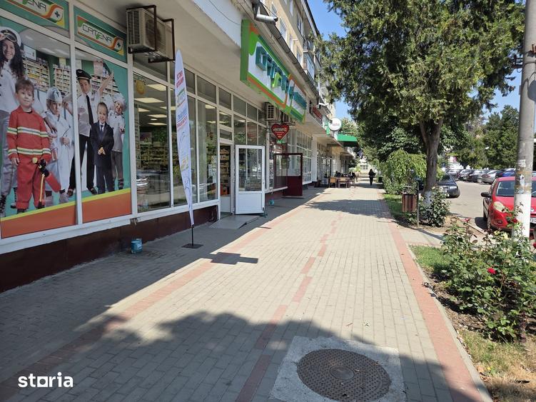 Apartament cu 4 camere semidecomandat în Central