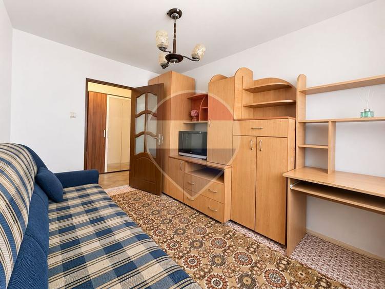 Apartament cu 3 camere în Răcădău