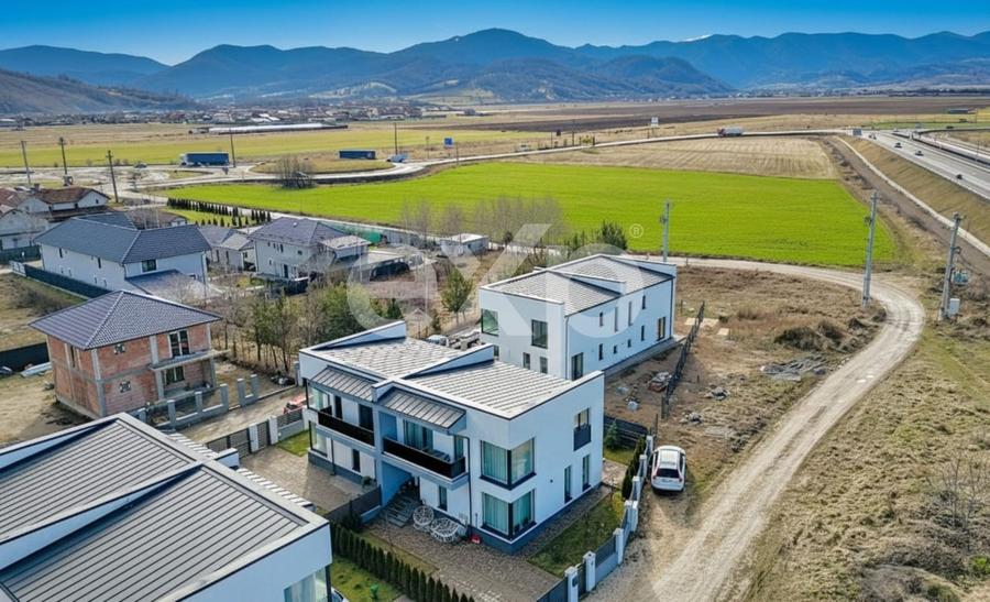 Duplex cu 4 camere cu Canalizare în Râșnov