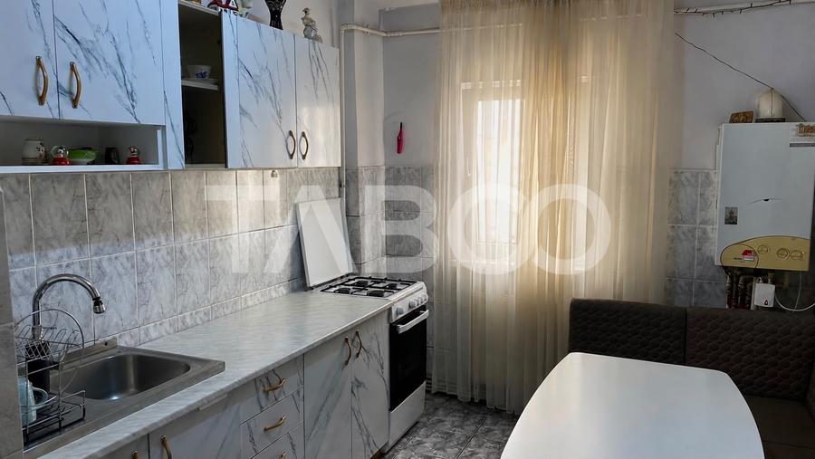 Apartament decomandat 2 camere 50 mpu si balcon 3 mp de inchiriat - 3