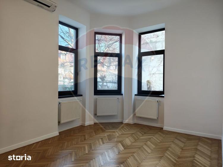 Casă cu 5 camere cu Teren 180 Mp în Victoriei