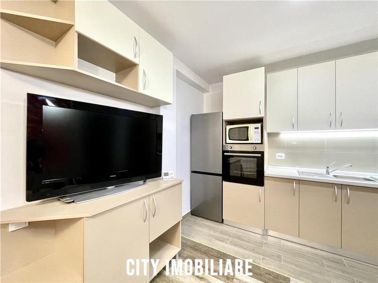 Apartament cu 3 camere semidecomandat, mobilat în Bună Ziua
