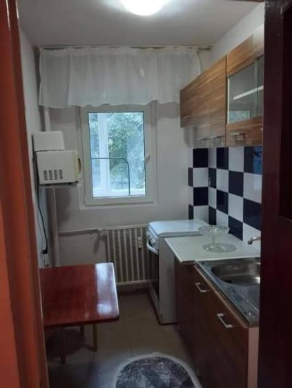 Garsonieră decomandată, mobilată în Tei