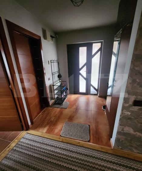 Duplex cu 5 camere semidecomandat cu Canalizare în Florești
