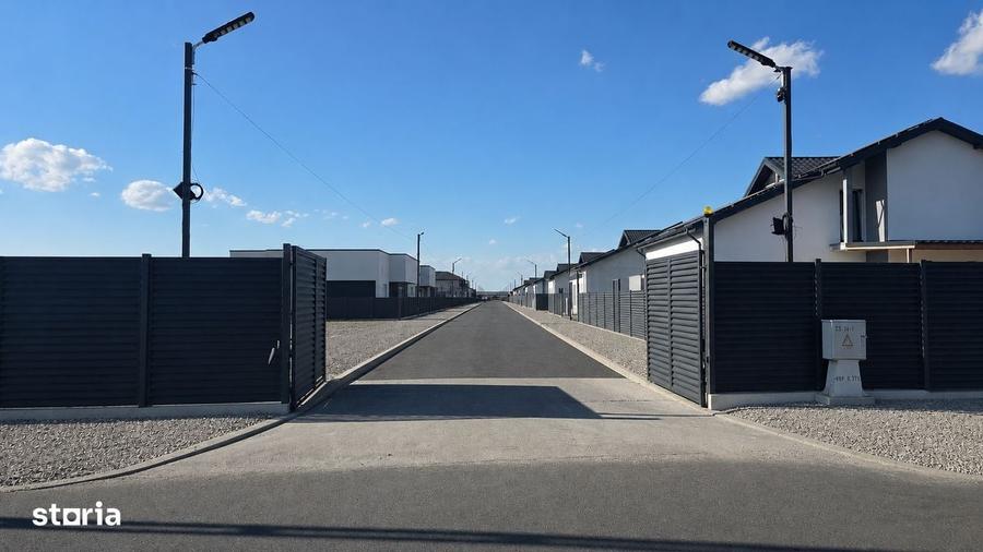 Casă cu 4 camere în Domnești