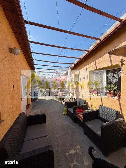 Casă cu 5 camere cu Teren 754 Mp în Glina
