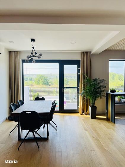 Casă cu 5 camere cu Teren 250 Mp în Tokai