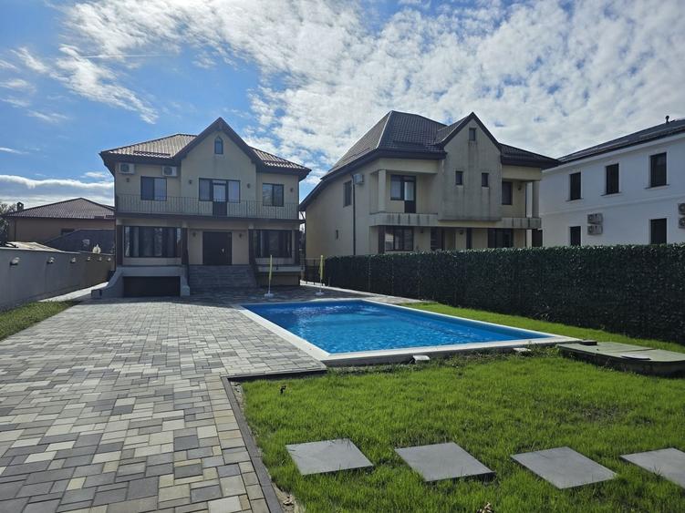 Casă individuală cu 7 camere cu Piscina în Central