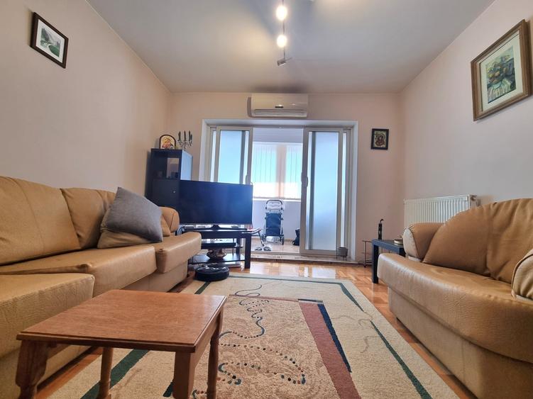 Apartament cu 3 camere decomandat, mobilat în Bistrița Lac