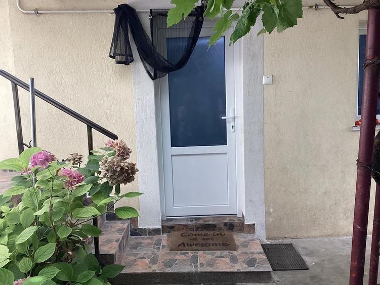Casă cu 4 camere cu Teren 483 Mp în Zimandu Nou