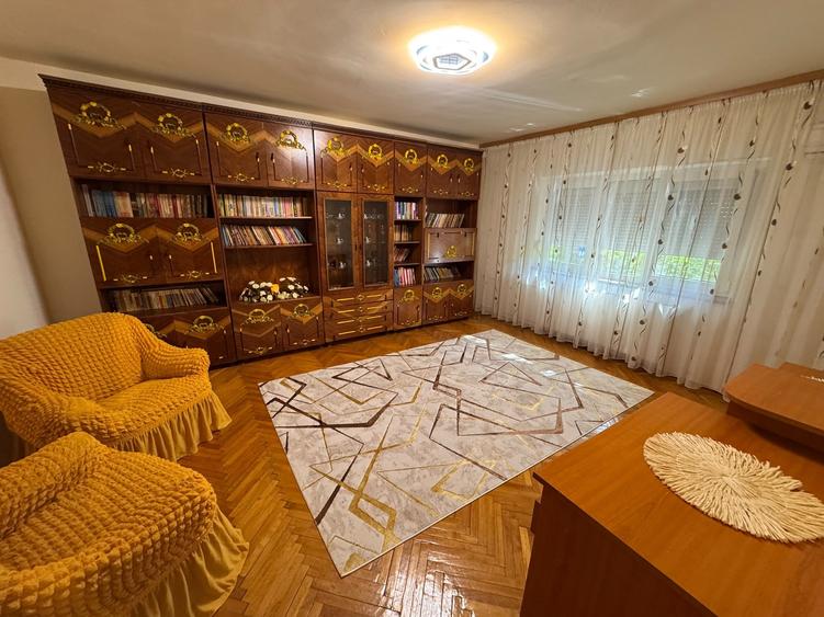 Apartament cu 3 camere în Militari