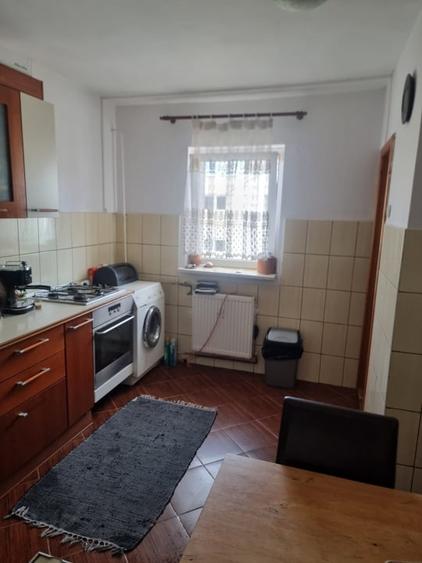 Apartament cu 2 camere semidecomandat, mobilat în Sud