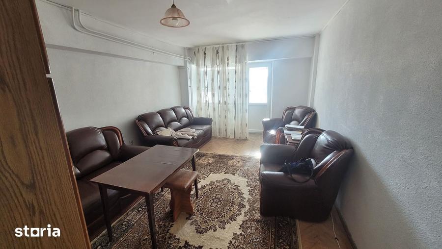 Apartament cu 3 camere decomandat în Central