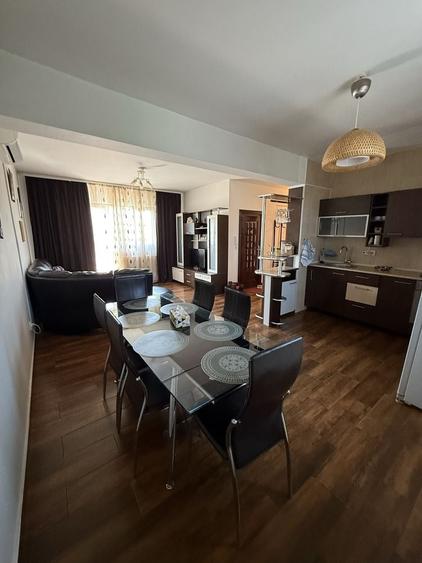 Apartament cu 3 camere decomandat în Central