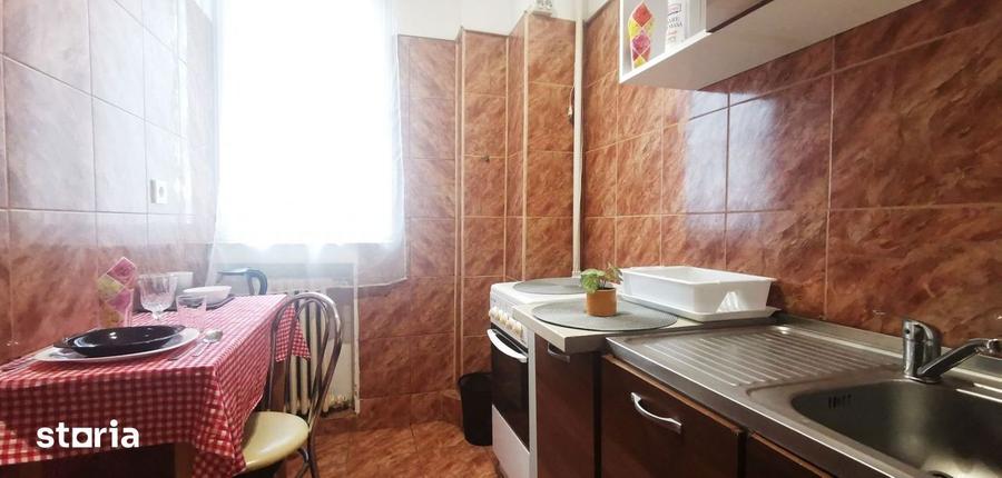 Apartament cu 2 camere semidecomandat, mobilat în Cișmigiu