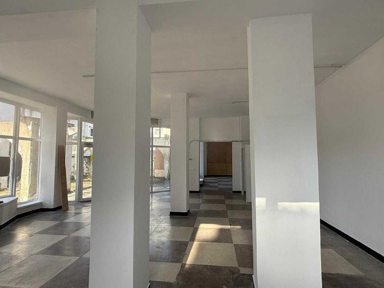 Spațiu comercial, de 158 mp, în Nord