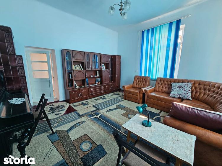 Casă cu 3 camere cu Teren 500 Mp în Central