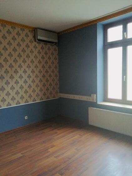 Casă cu 12 camere cu Canalizare în P-ța Rosetti