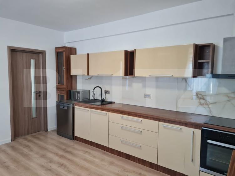 Apartament cu 2 camere semidecomandat, mobilat în Iris