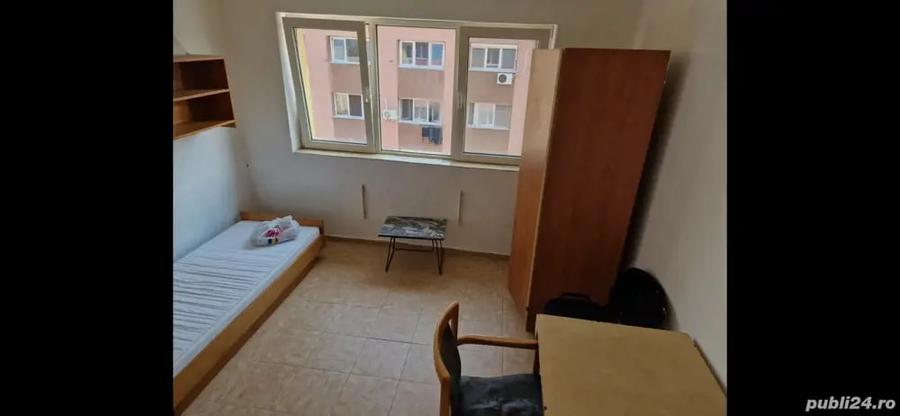 Garsonieră decomandată în UMT