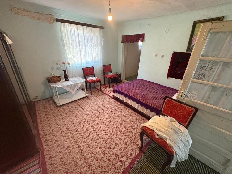 Casă individuală cu 6 camere cu Canalizare în Fundeni