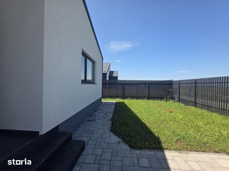 Casă cu 3 camere cu Teren 500 Mp în Noua