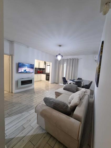 Apartament cu 2 camere decomandat în Central