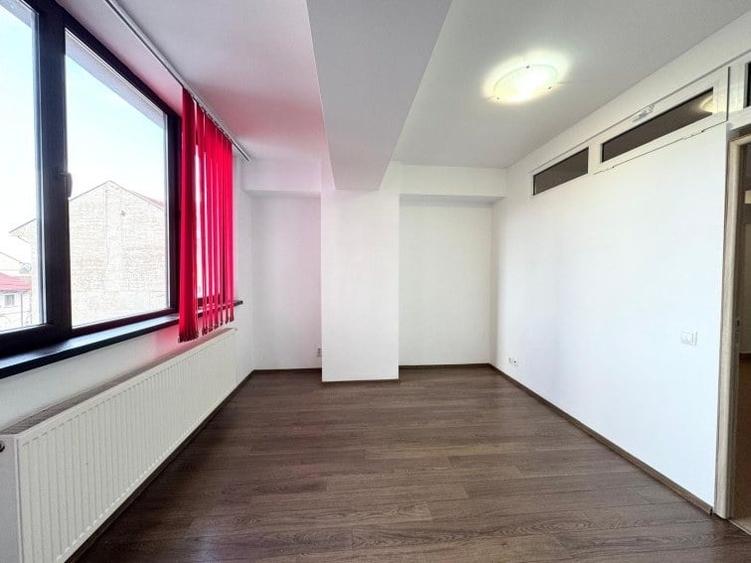 Apartament cu 5 camere în Dorobanți