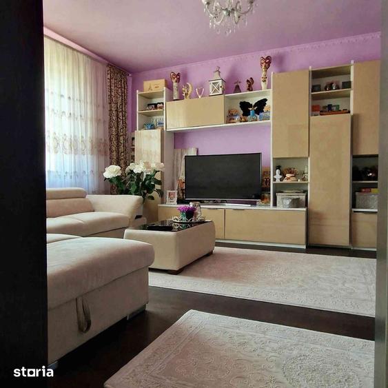 Casă cu 4 camere cu Teren 1458 Mp în Aradul Nou