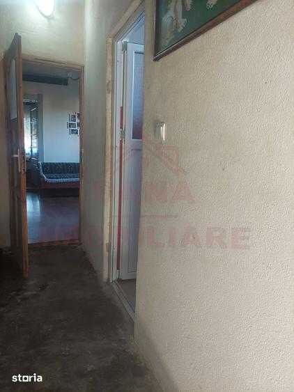 Casă cu 6 camere cu Teren 3340 Mp în Central