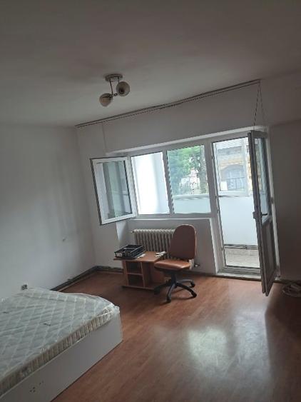 Garsonieră decomandată, mobilată în Tătărași