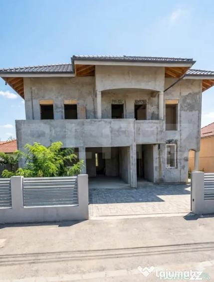Casă cu 22 camere cu Teren 1054 Mp în Central