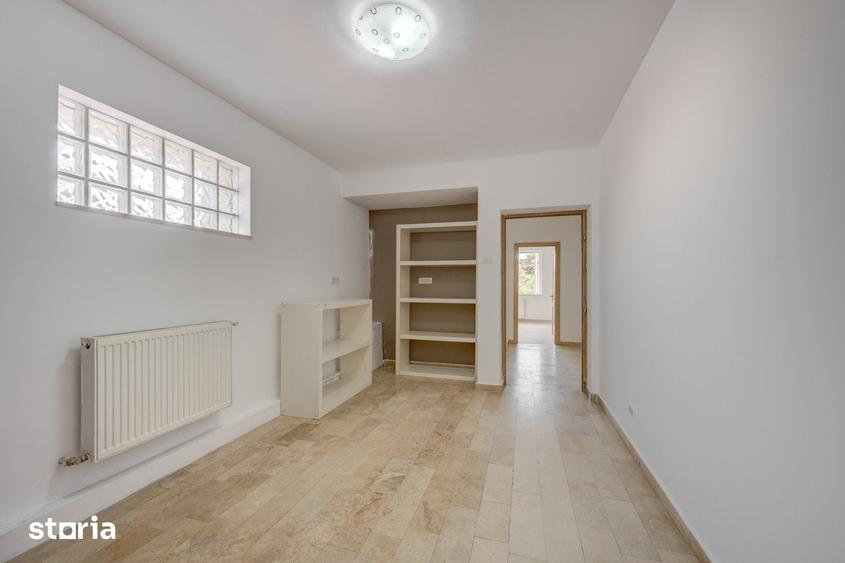 Apartament cu 3 camere în Drumul Taberei