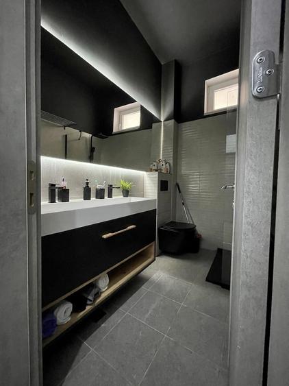 Apartament cu 2 camere, mobilat în Roșu