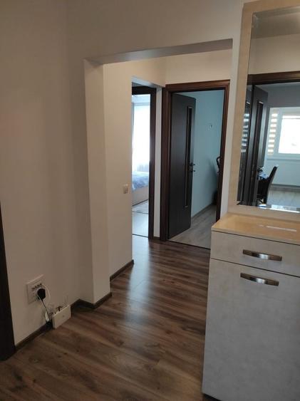Apartament cu 3 camere decomandat în Valea Adâncă