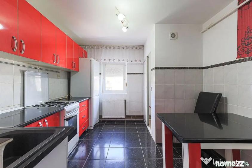Apartament cu 2 camere semidecomandat, mobilat în Miorița