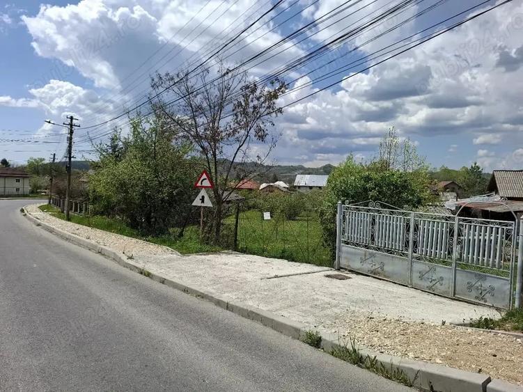 Teren de 1010 mp, în Central