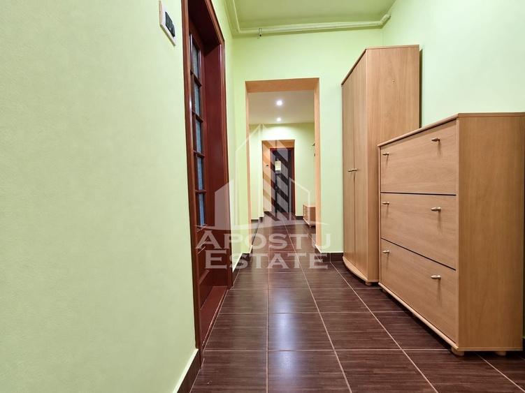Apartament cu 4 camere decomandat, mobilat în Malul Mureșului