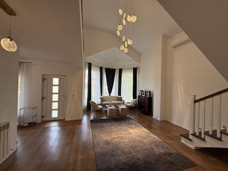 Casă cu 4 camere în Holboca