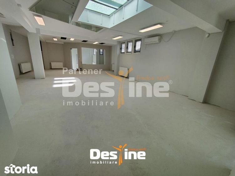 Spațiu comercial, de 470 mp, în Central