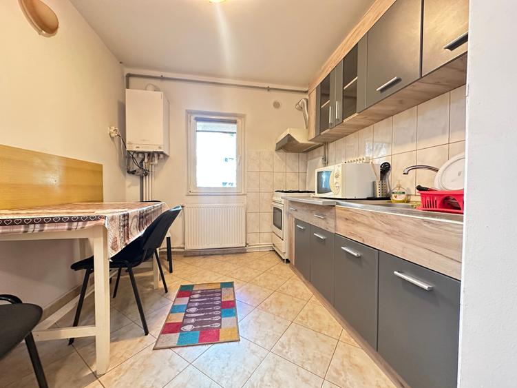 Apartament cu 2 camere decomandat în Soarelui
