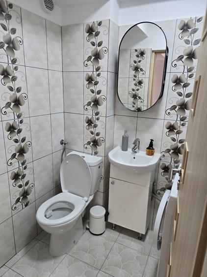Apartament cu 3 camere decomandat în Lazaret