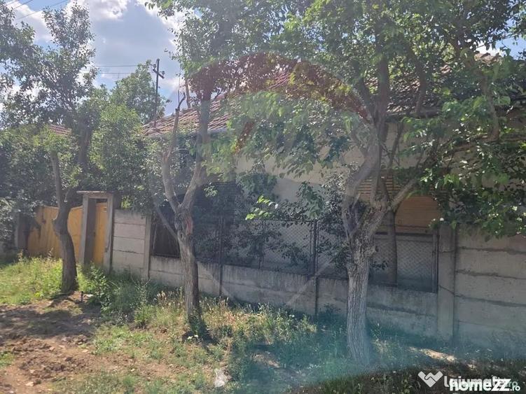 Casă cu 4 camere cu Teren 2676 Mp în Boiu